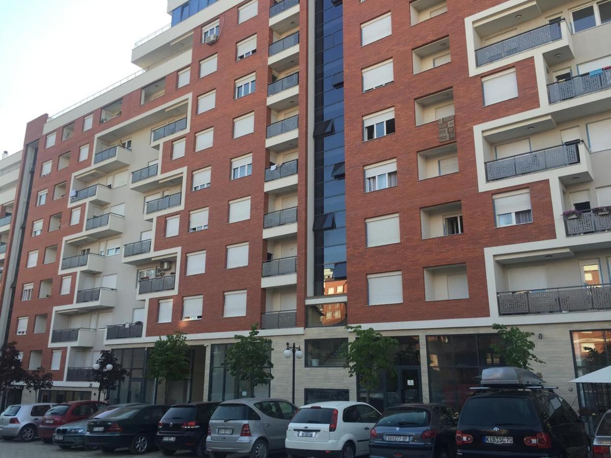 Blini Complex Lägenhet Pristina Exteriör bild