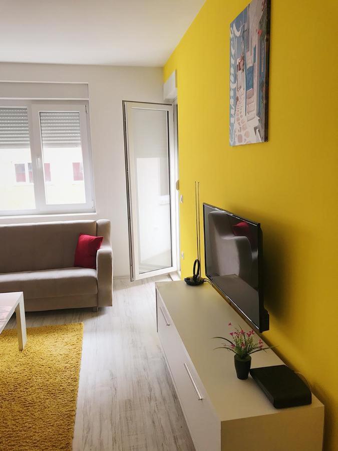 Blini Complex Lägenhet Pristina Exteriör bild