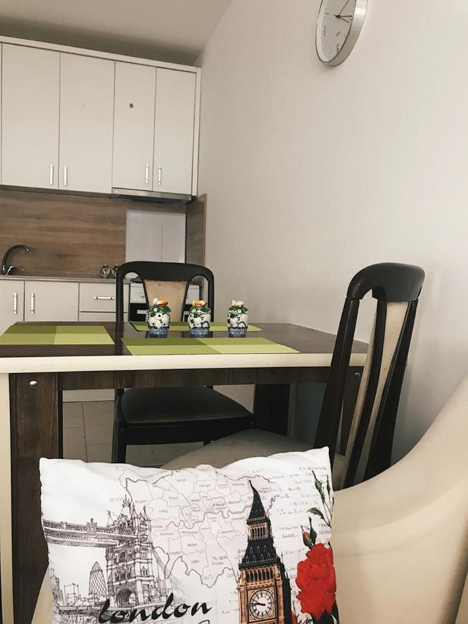 Blini Complex Lägenhet Pristina Exteriör bild